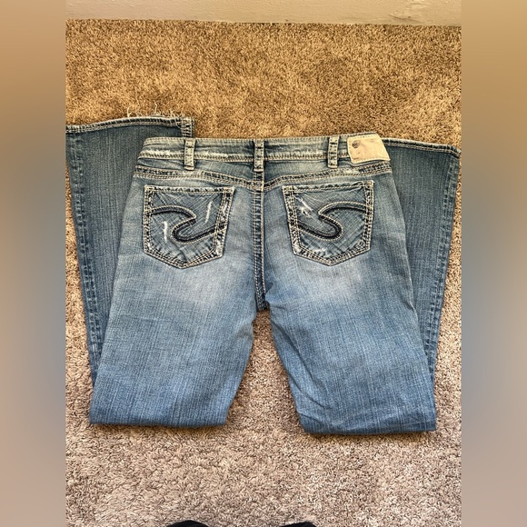 Women’s Silver Jeans - Picture 3 of 5